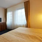 & Astoma Palanga