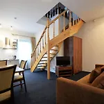 Homestay & Astoma *