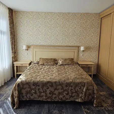 & Astoma Паланга