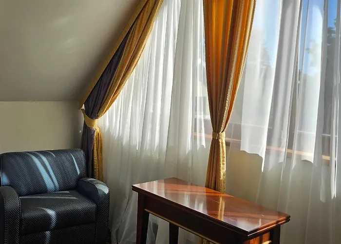 & Astoma * 팔랑가