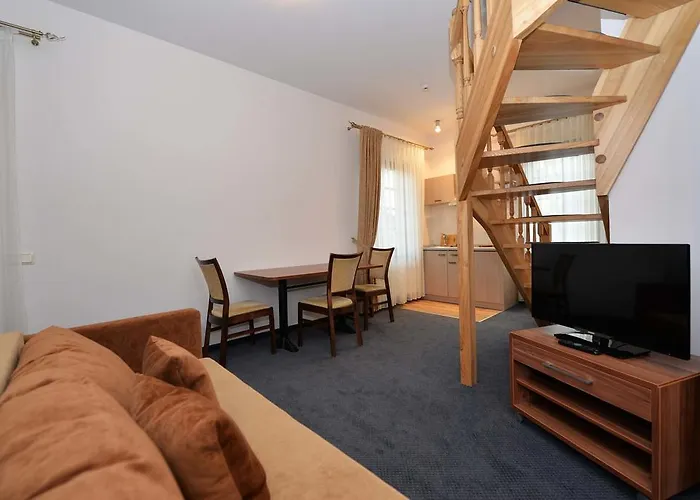 & Astoma * 팔랑가